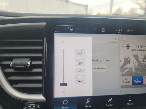 Diamond Black 2026 Chrysler Pacifica Select