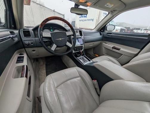 2005 Chrysler 300C Base