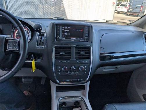 White Knuckle Clearcoat 2019 Dodge Grand Caravan SXT