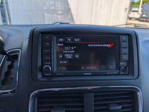 White Knuckle Clearcoat 2019 Dodge Grand Caravan SXT