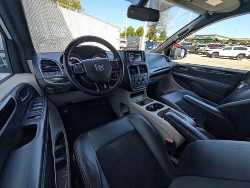 White Knuckle Clearcoat 2019 Dodge Grand Caravan SXT