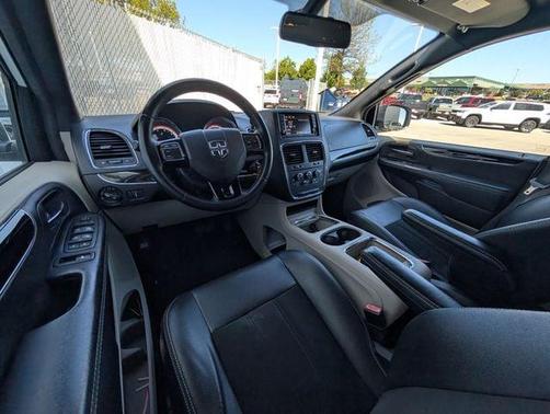 White Knuckle Clearcoat 2019 Dodge Grand Caravan SXT