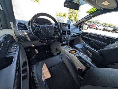 White Knuckle Clearcoat 2019 Dodge Grand Caravan SXT