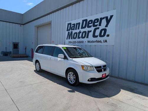 White Knuckle Clearcoat 2019 Dodge Grand Caravan SXT