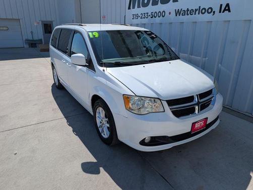 White Knuckle Clearcoat 2019 Dodge Grand Caravan SXT