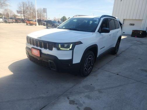 Bright White Clearcoat 2026 Jeep Cherokee LAREDO/LIMITED