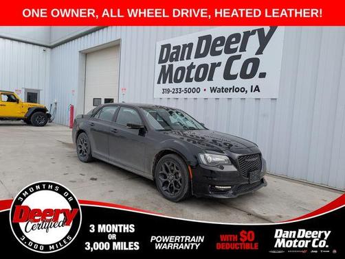 2022 Chrysler 300 Touring L