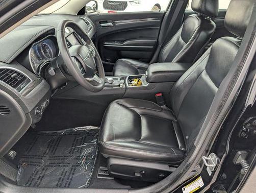 2022 Chrysler 300 Touring L