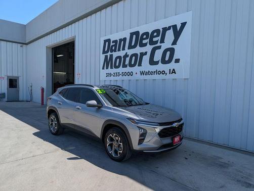 Sterling Gray Metallic 2025 Chevrolet Trax LT