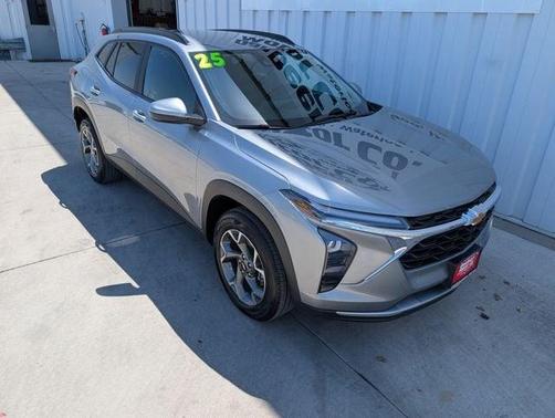 Sterling Gray Metallic 2025 Chevrolet Trax LT