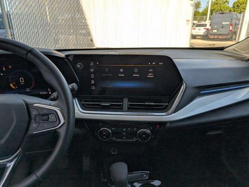 Sterling Gray Metallic 2025 Chevrolet Trax LT