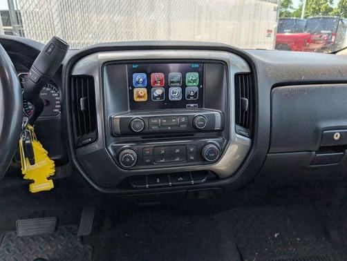 Silver Ice Metallic 2018 Chevrolet Silverado 1500 LT