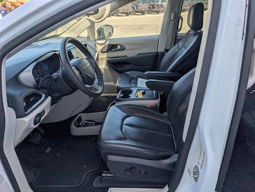 Bright White Clearcoat 2023 Chrysler Pacifica Touring-L