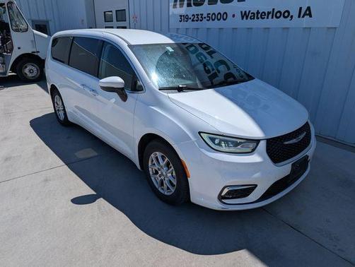Bright White Clearcoat 2023 Chrysler Pacifica Touring-L