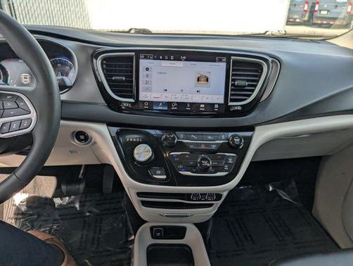 Bright White Clearcoat 2023 Chrysler Pacifica Touring-L