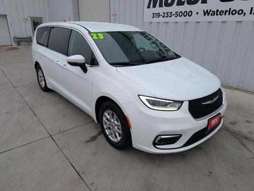 2023 Chrysler Pacifica Touring-L