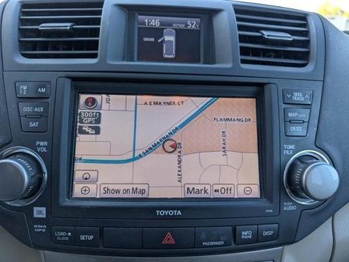 2012 Toyota Highlander SE