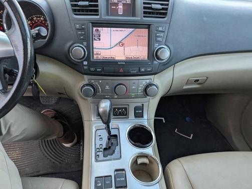 2012 Toyota Highlander SE