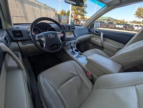 2012 Toyota Highlander SE
