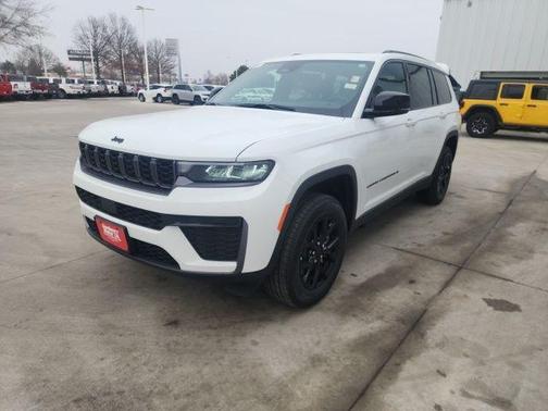 Bright White Clearcoat 2026 Jeep Grand Cherokee L Laredo
