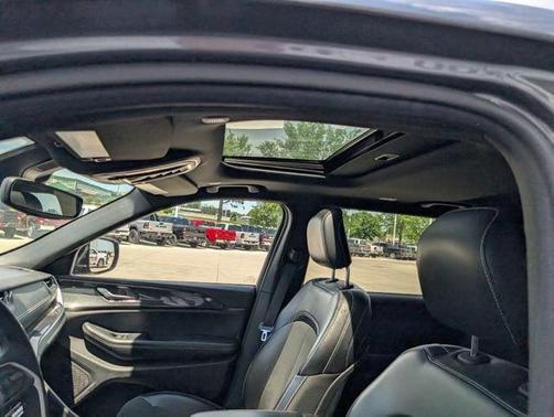 Metallic 2023 Jeep Grand Cherokee L Laredo