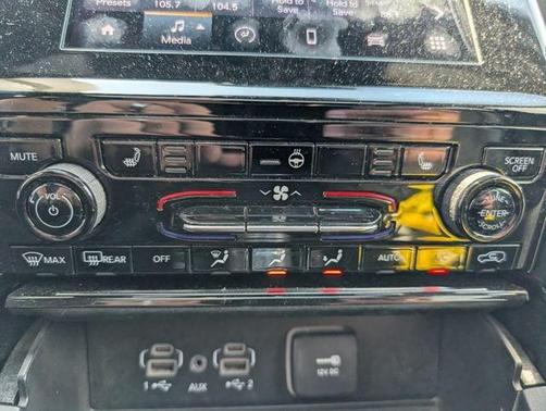 Metallic 2023 Jeep Grand Cherokee L Laredo