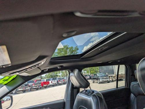 Metallic 2023 Jeep Grand Cherokee L Laredo