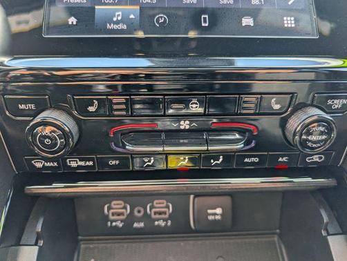 Metallic 2023 Jeep Grand Cherokee L Laredo