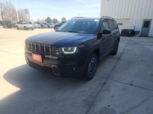 Diamond Black 2026 Jeep Cherokee LAREDO/LIMITED