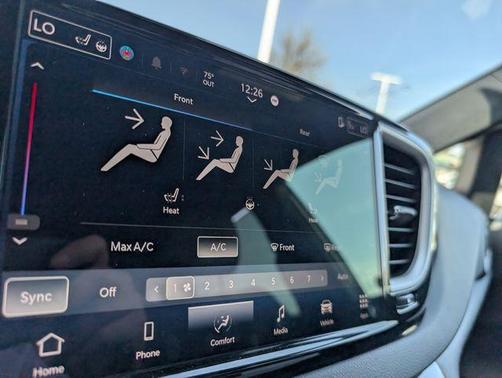 Bright White Clearcoat 2025 Chrysler Pacifica Select