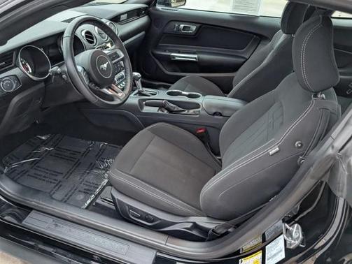 2021 Ford Mustang EcoBoost