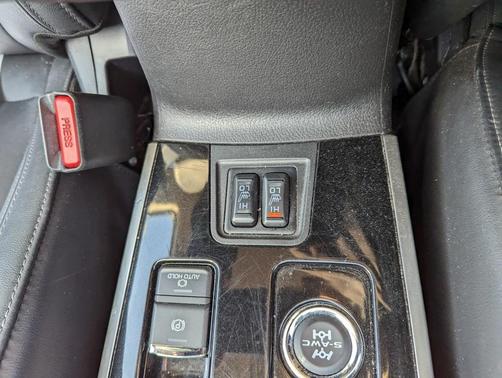 Photo 5 of 24 of 2020 Mitsubishi Outlander SEL