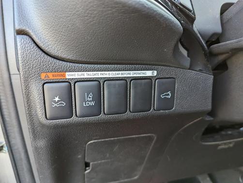 Photo 4 of 24 of 2020 Mitsubishi Outlander SEL