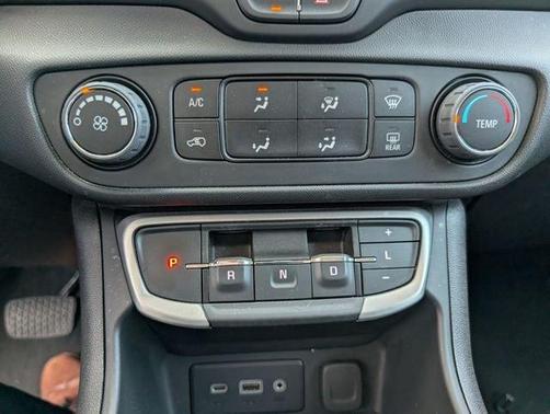 Sterling 2024 GMC Terrain SLE