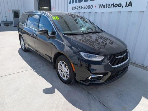 Diamond Black 2025 Chrysler Pacifica Select