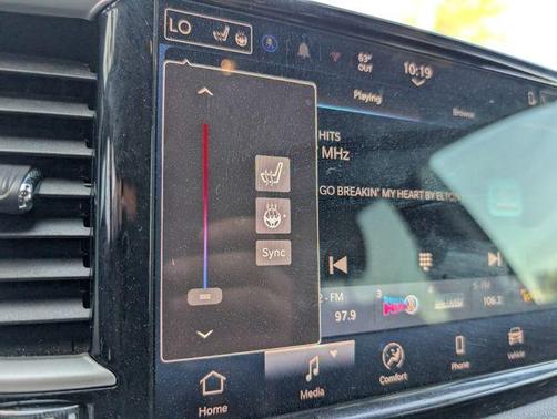 Diamond Black 2025 Chrysler Pacifica Select