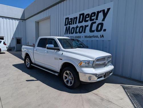 Bright White Clearcoat 2018 RAM 1500 Laramie