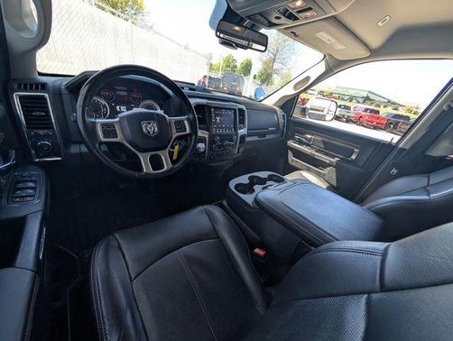 Bright White Clearcoat 2018 RAM 1500 Laramie