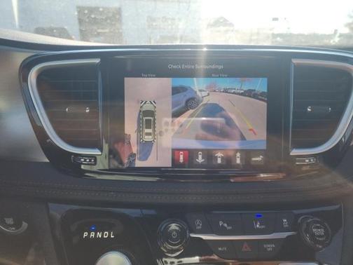 2026 Chrysler Pacifica Pinnacle