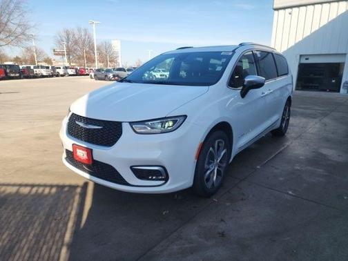 2026 Chrysler Pacifica Pinnacle