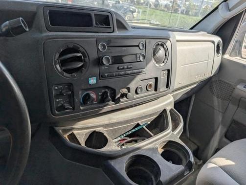 2009 Ford E350 Super Duty XLT