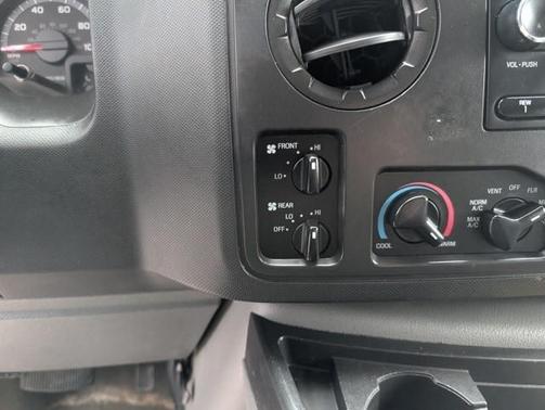 2009 Ford E350 Super Duty XLT