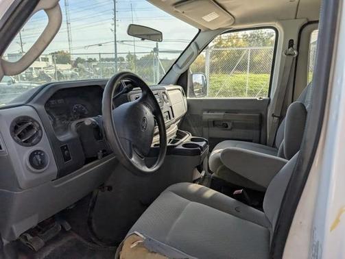 2009 Ford E350 Super Duty XLT