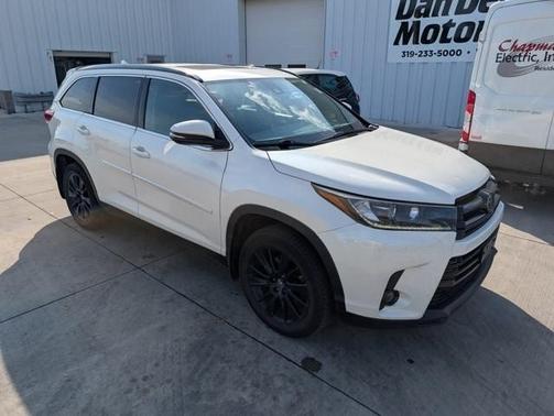 2019 Toyota Highlander SE