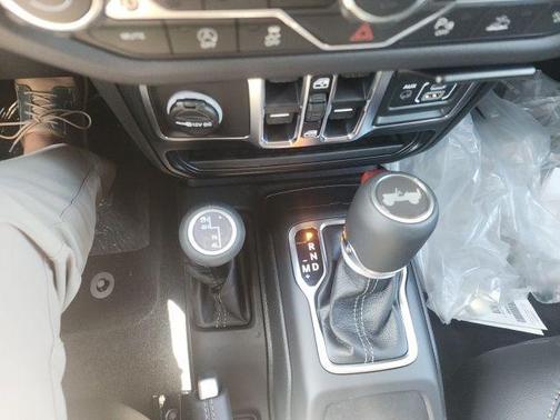 Black Clearcoat 2026 Jeep Wrangler Sahara