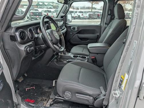 2022 Jeep Gladiator Sport