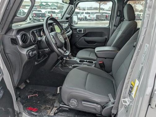 2022 Jeep Gladiator Sport