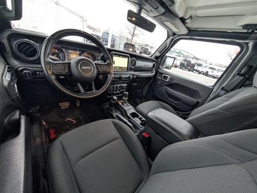 2022 Jeep Gladiator Sport