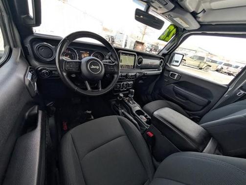 2022 Jeep Gladiator Sport