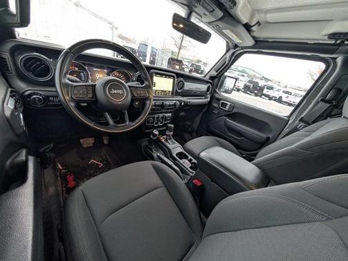 2022 Jeep Gladiator Sport